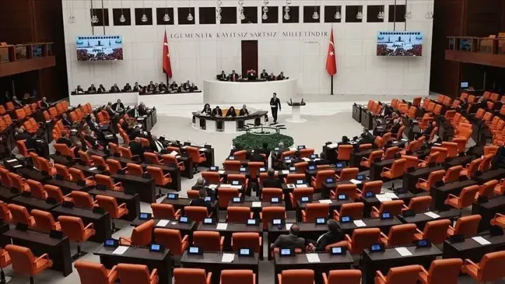 L'Assemblée générale du Parlement turc entame le débat sur le projet de loi sur la solidarité nationale