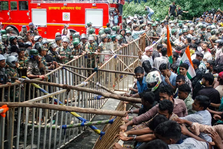 झारखंड में भर्ती परीक्षा सुधार की मांग पर छात्रों का प्रदर्शन