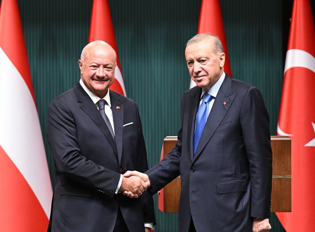 أردوغان: لدينا إمكانات تعاون مهمة مع النمسا في الطاقة الخضراء والصناعات الدفاعية