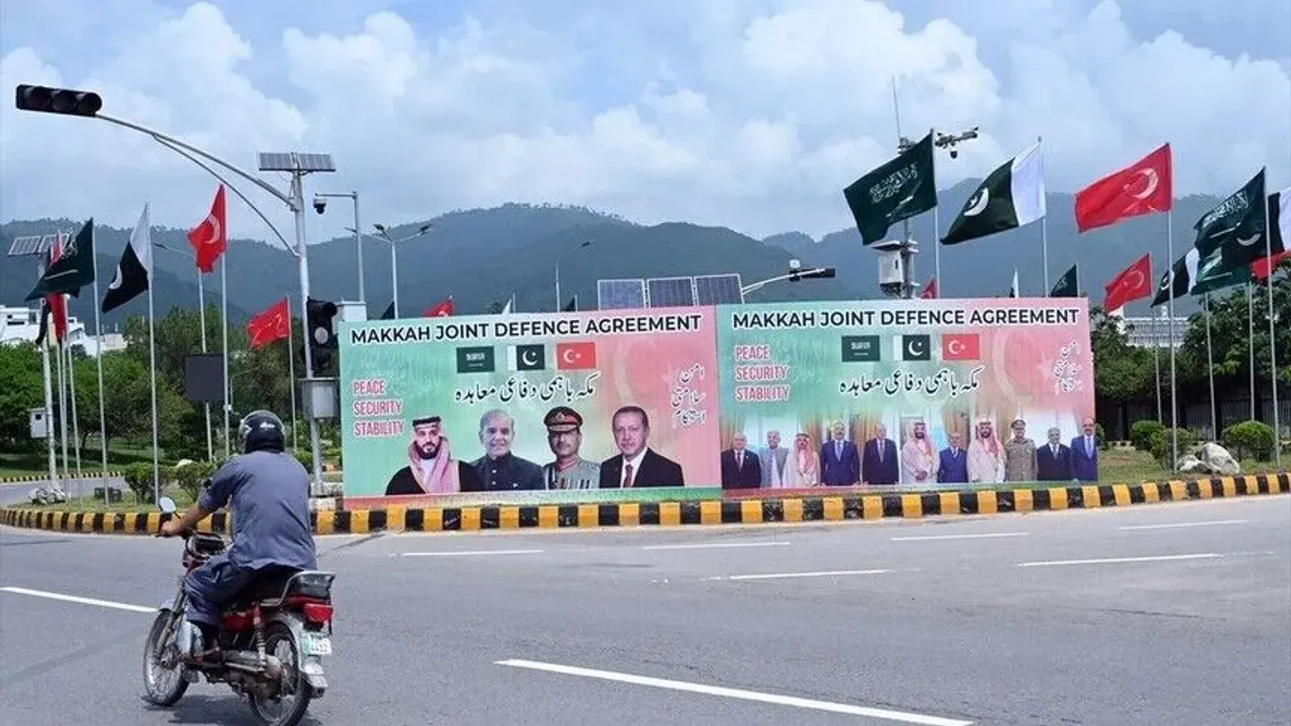 Kryediplomatët e Pakistanit dhe Iranit diskutojnë paktin e mbrojtjes së Mekës