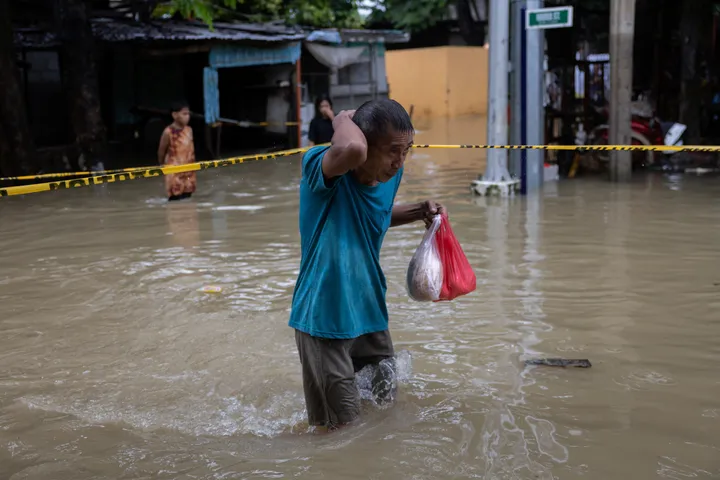 Death toll from Philippine floods and landslides rises to 19
