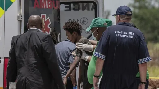 Strahuje se da je 14 ilegalnih rudara poginulo u napuštenom rudniku u Južnoj Africi, desetine povrijeđenih