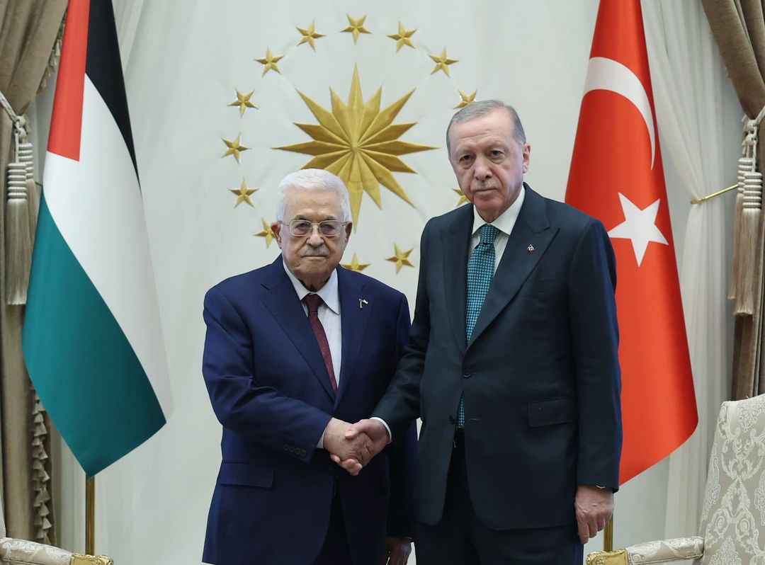 عباس يبدأ زيارة رسمية إلى تركيا ويلتقي أردوغان لبحث تطورات فلسطين