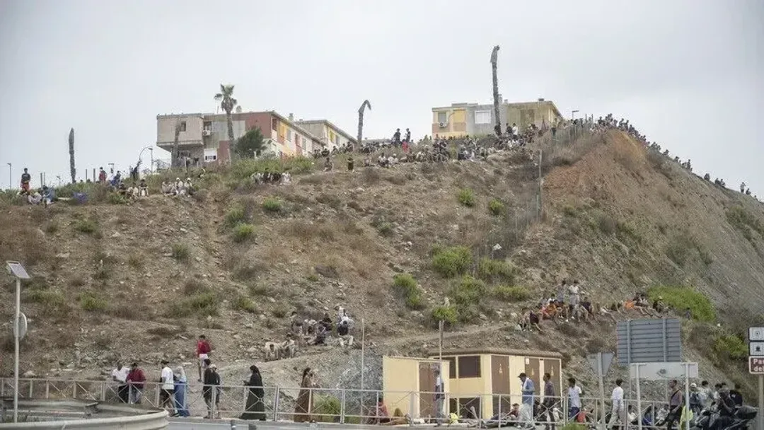 spanja-paralajmeron-emigrantet-mos-rrezikoni-jetet-mes-thirrjeve-per-nje-kalim-te-ri-ne-ceuta