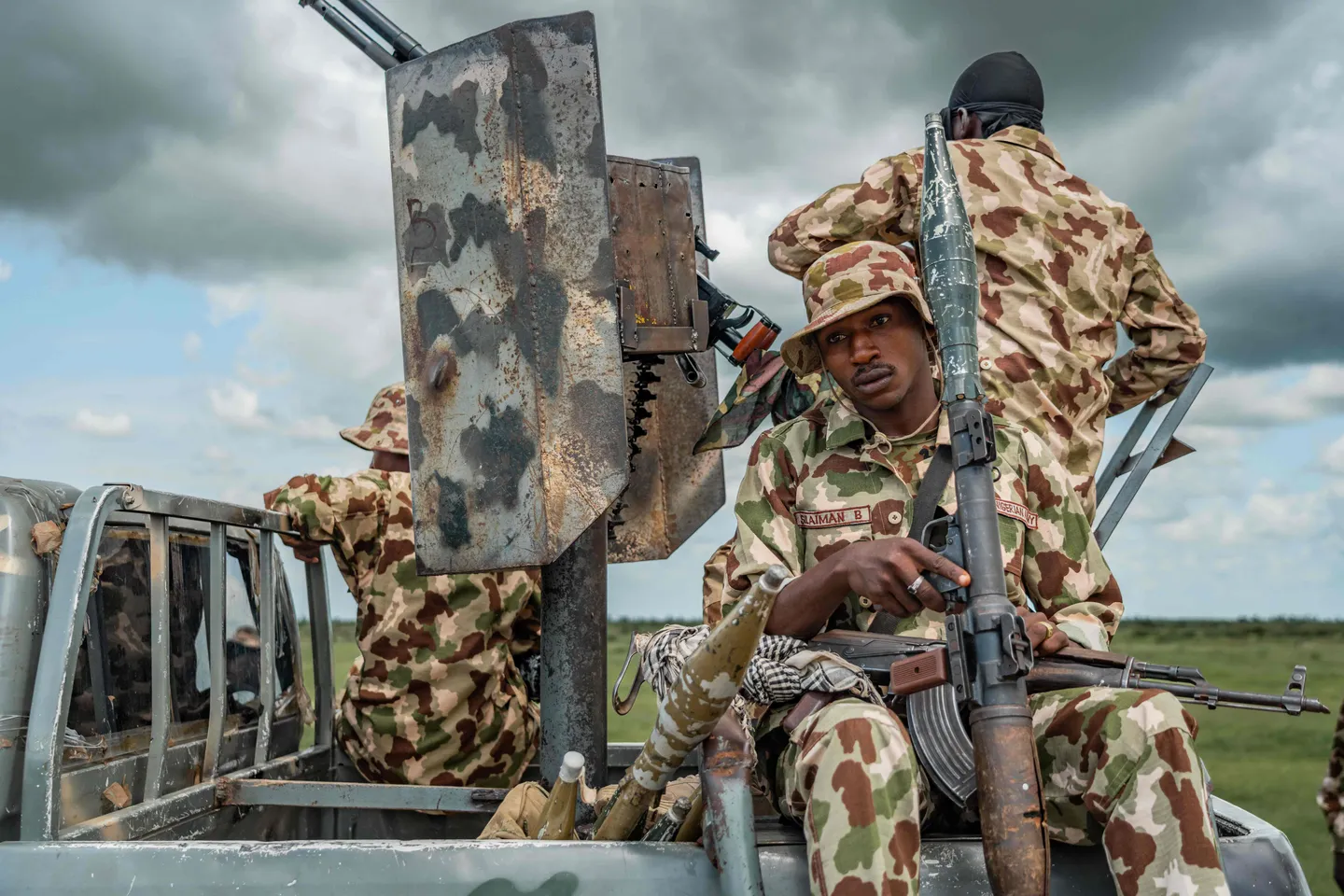 Nigerian Military personnel don start to receive increased salaries