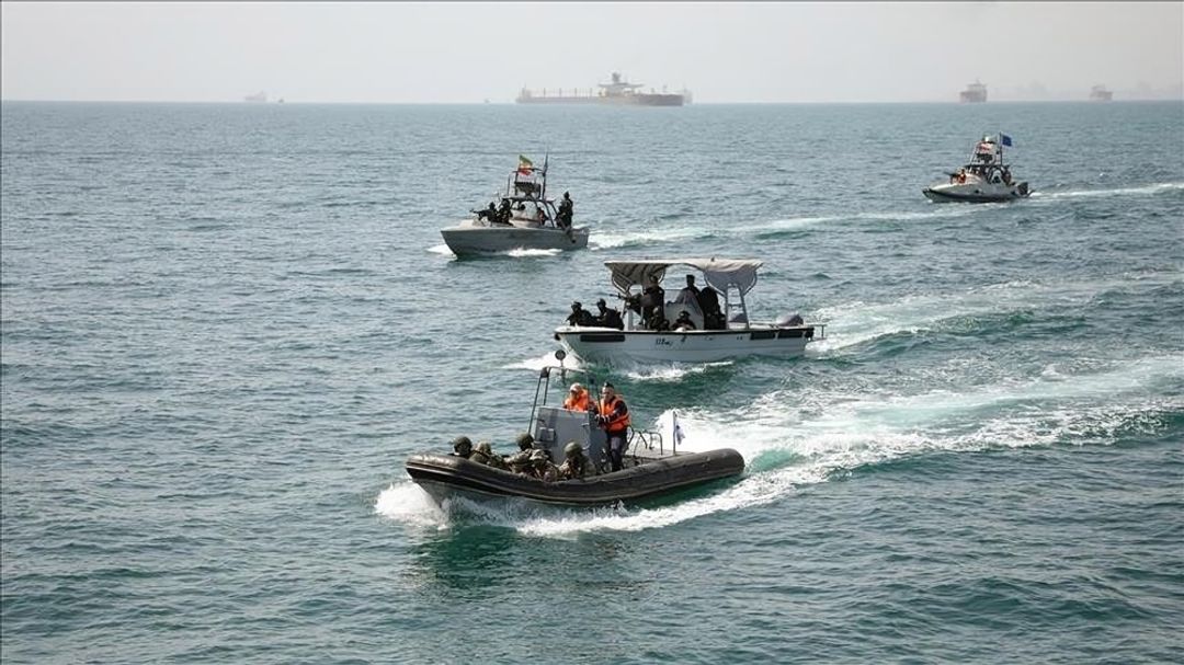 طهران تلوّح بفرض قيود جديدة على الملاحة في هرمز