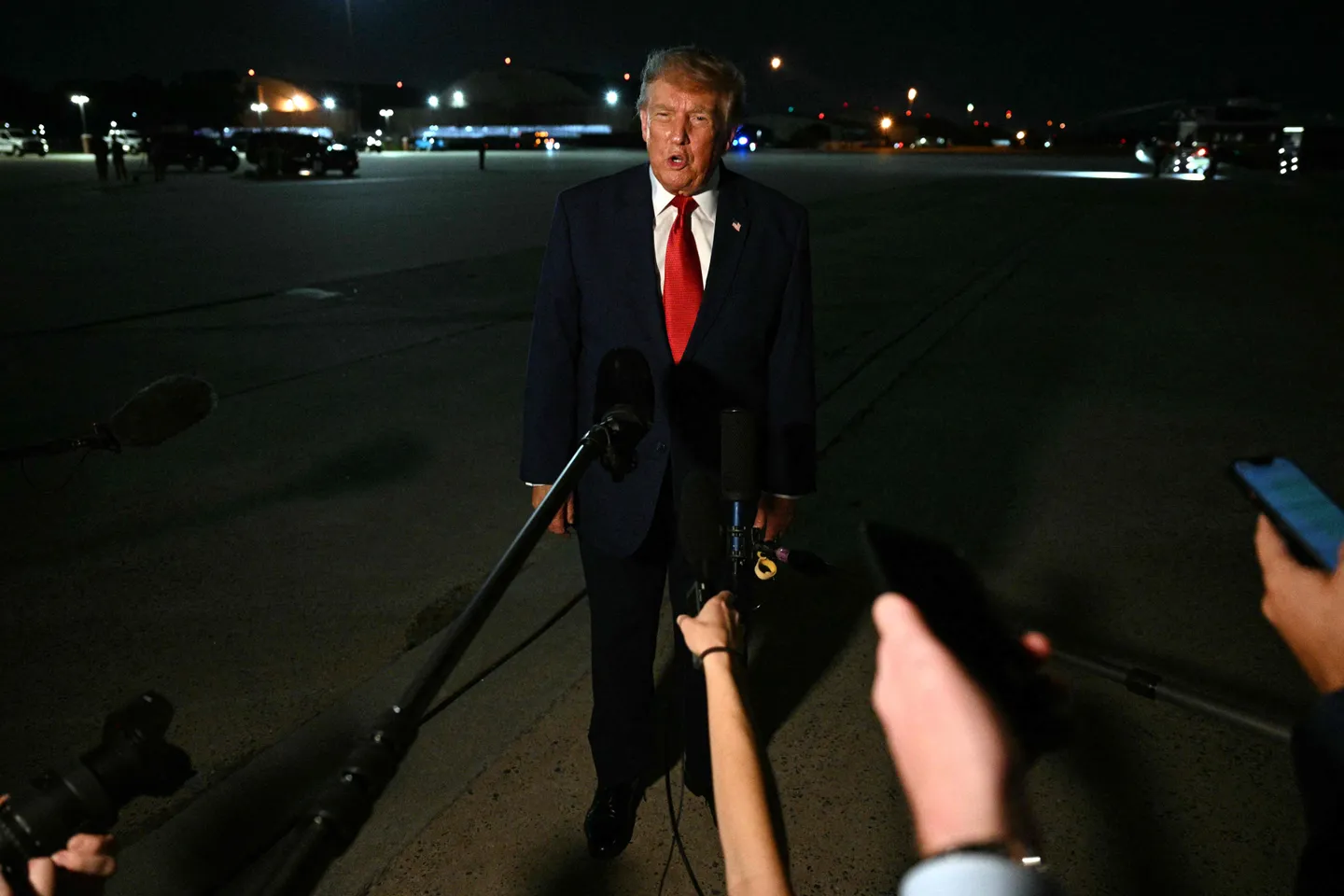 Trumpi jep sinjal për sulm të mundshëm ushtarak kundër Iranit