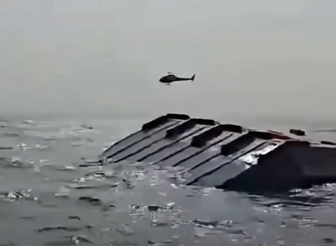 15 pessoas morreram após o naufrágio de um ferry de passageiros no Zimbábue