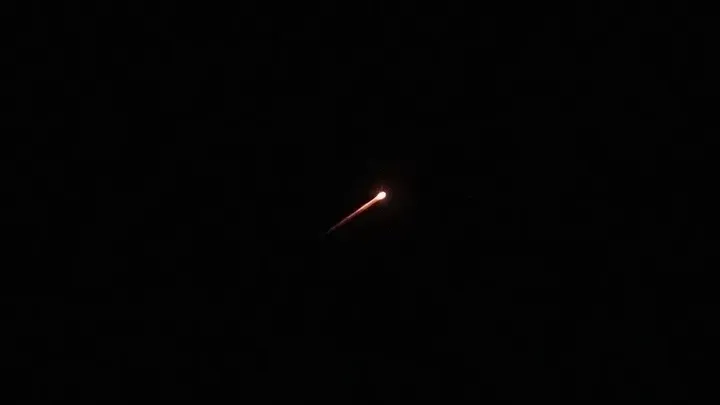 Grupi Huthi përsërit sulmin me raketa balistike në portin Mokha të Jemenit