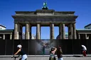 Mauerbau vor 65 Jahren: Gedenkort am Brandenburger Tor eröffnet