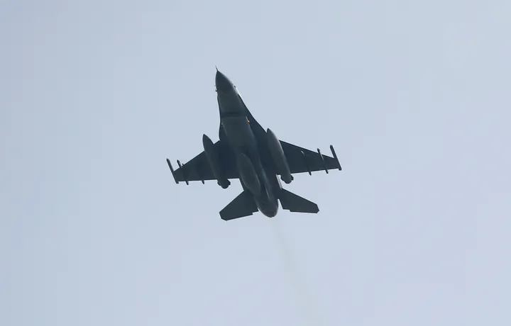 F-16 goes down during training flight in Türkiye, probe on