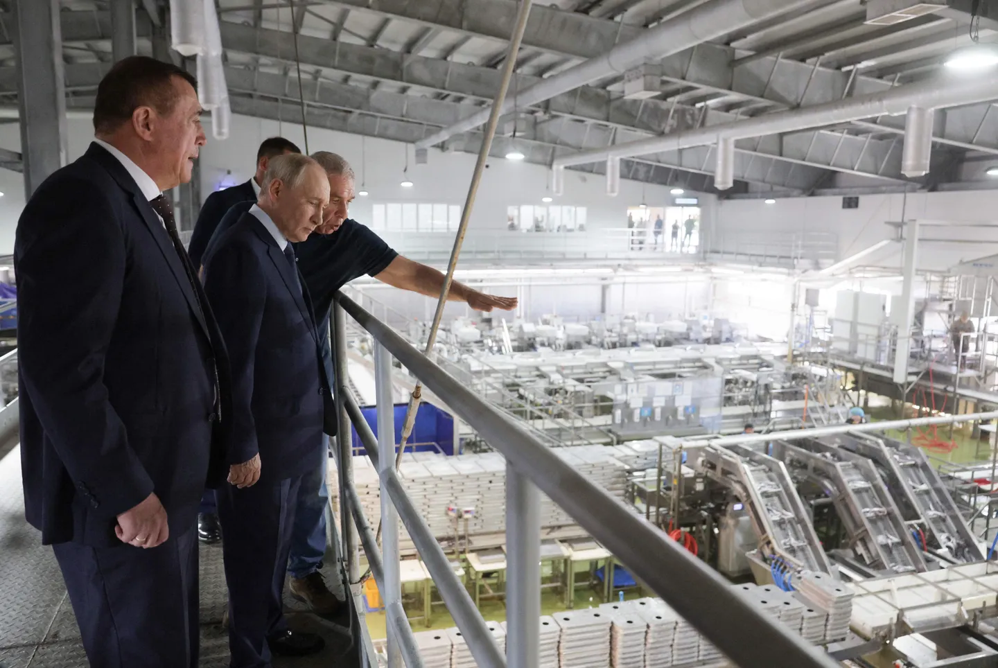 Il Presidente della Russia Putin visita le Isole Curili