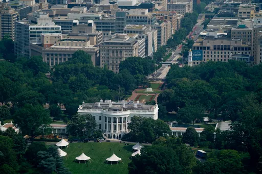 Trump administration to spend at least $900M on White House construction: report