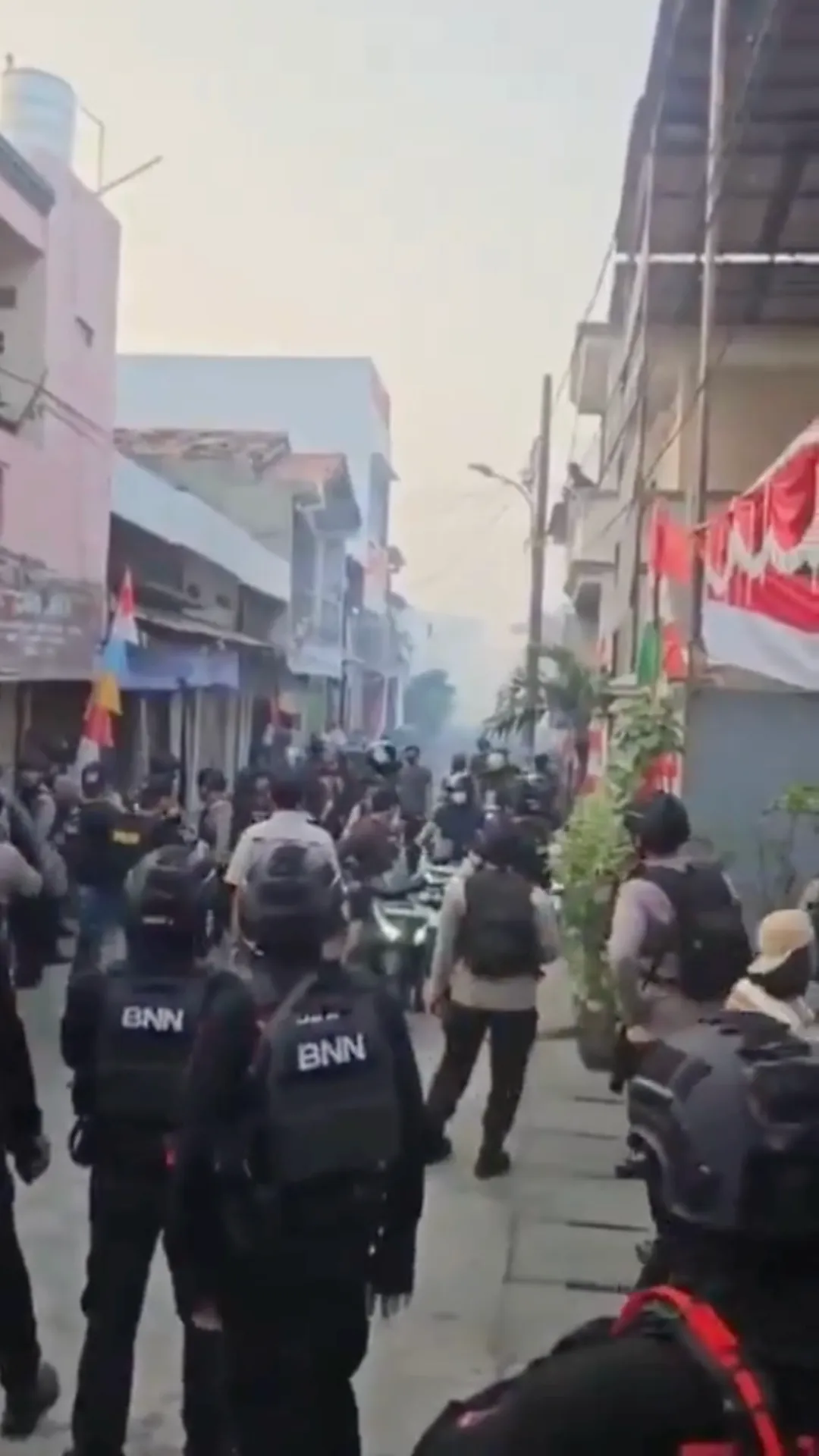 BNN gerebek jaringan narkoba di Kampung Bahari, petugas mendapat perlawanan