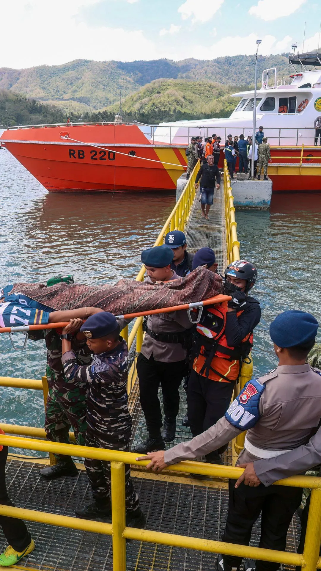 Evakuasi KMP Putri Yasmin berlanjut, 212 korban telah dievakuasi