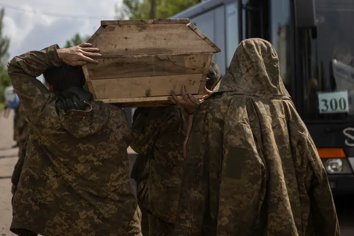 Russia, Ukraine exchange remains of fallen soldiers in latest exchange