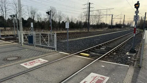 Sumnjiva eksplozivna naprava pronađena na željezničkim prugama u južnoj Njemačkoj