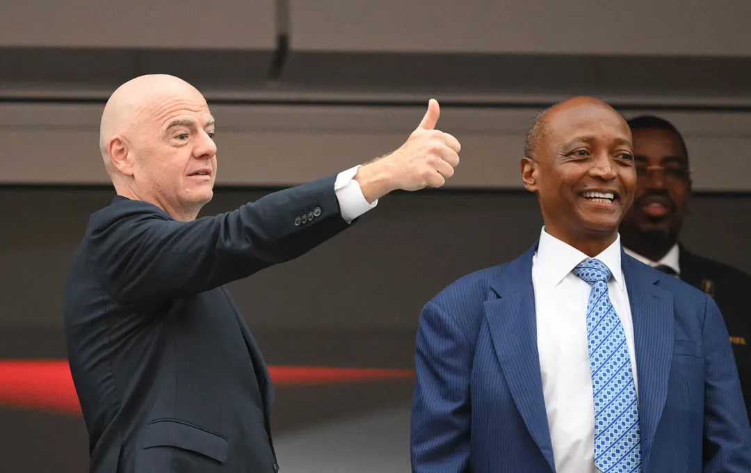 Motsepe : "Si vous voulez destituer Infantino, passez par les élections !"