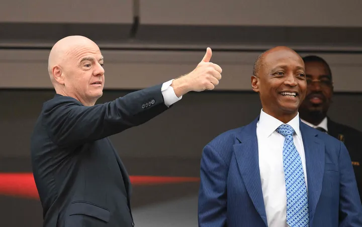 Motsepe : "Si vous voulez destituer Infantino, passez par les élections !"