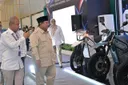 Prabowo dorong industri EV nasional, sebut produksi massal mobil listrik dimulai 2028