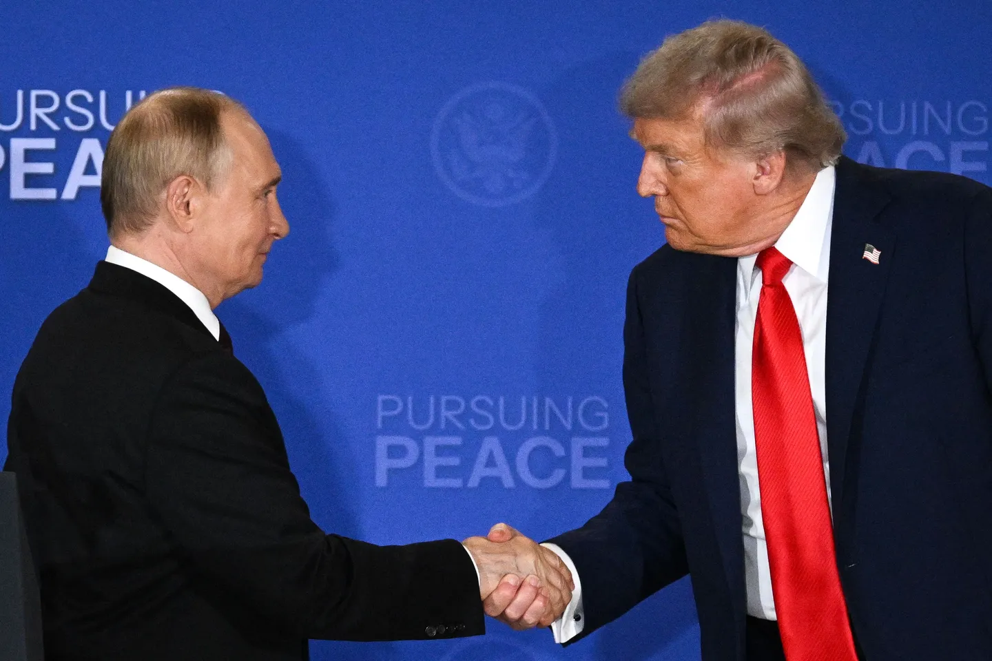 Kremlini: Putini dhe Trumpi mund të takohen në samitin e APEC-ut në Kinë