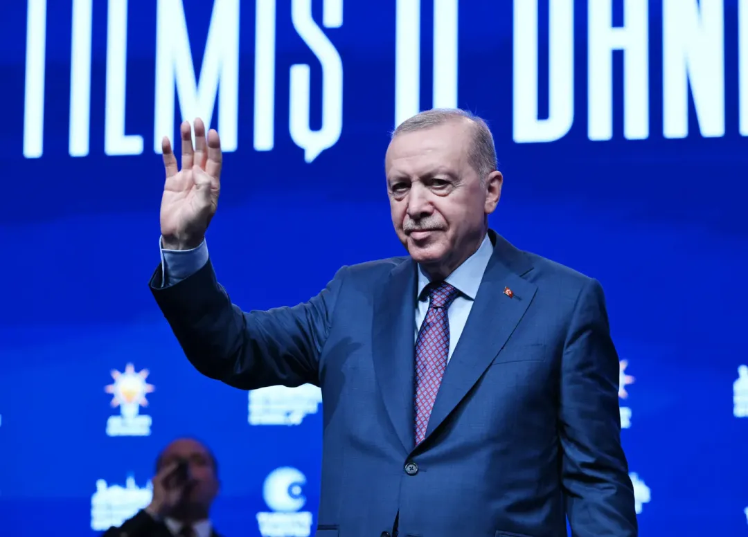 جۇمھۇر رەئىس ئەردوغان: تۈركىيەنى مۇقەددەس كۈرىشىدىن ھېچكىم ۋاز كەچتۈرەلمەيدۇ