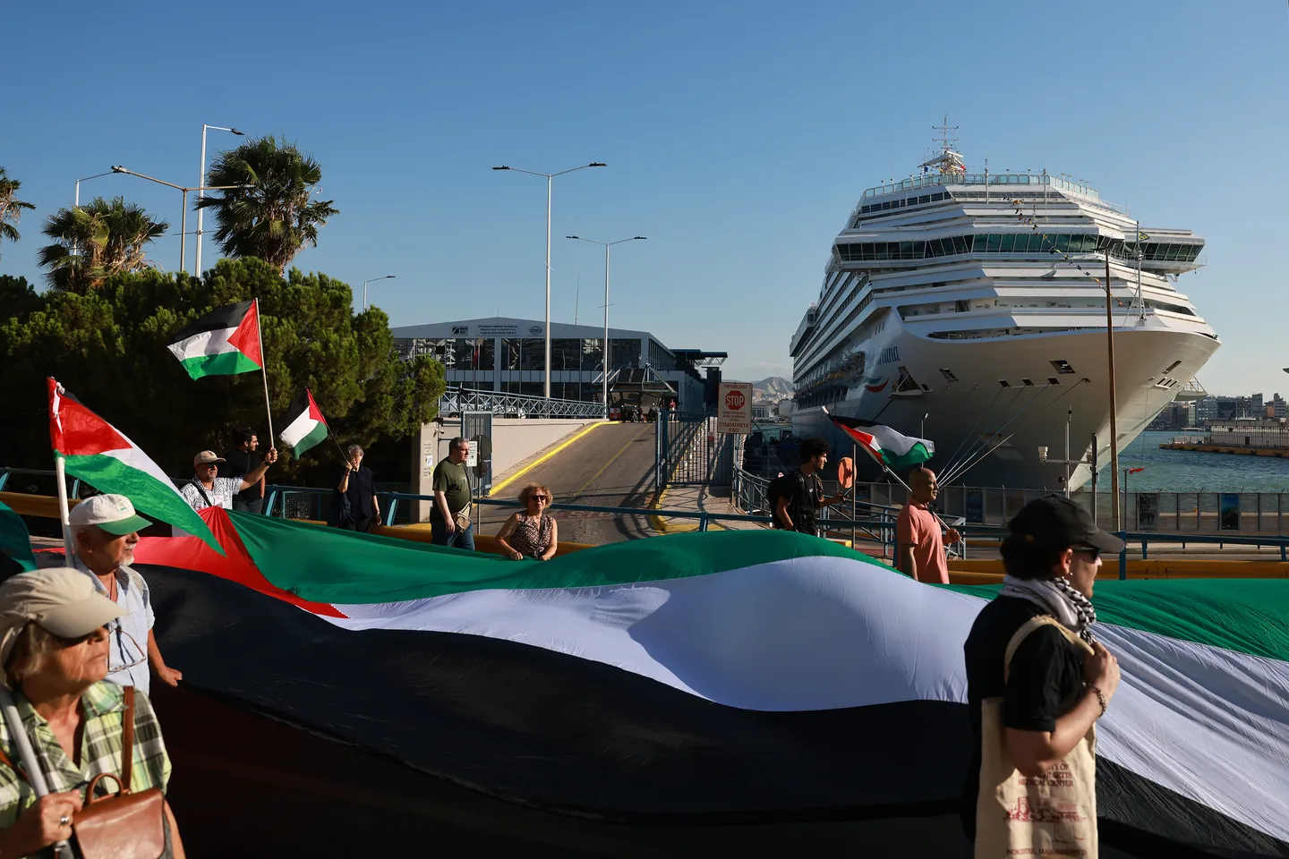 Pro-Palestinian protesters rally against Israeli cruise ship at Greece's Piraeus Port
