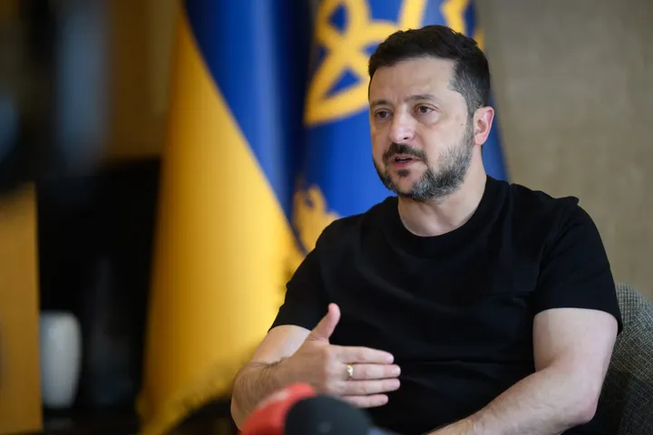 Zelensky affirme que la Russie a tenté deux fois d’abattre son avion