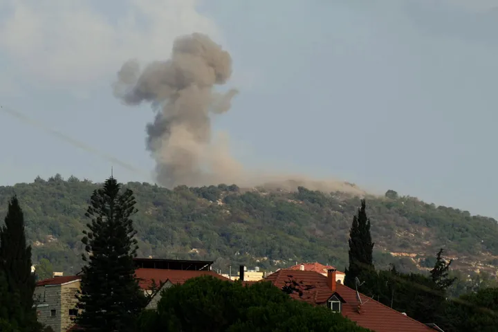 7 قتلى في غارة إسرائيلية على منزل ببلدة أنصار جنوبي لبنان
