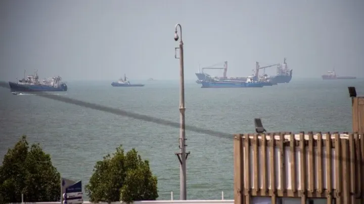 Iran: Hormuz se ne može zauzeti tvitom, nosačem aviona, naredbom ili predizbornim govorom