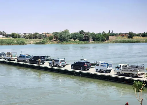 خلال شهر.. تركيا تعلن عبور أكثر من 237 ألف مركبة جسر "الأخوة" في دير الزور
