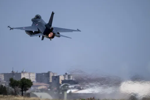 Турецкие F-16 отработали перехват целей в Румынии
