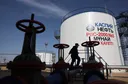 Казахстан сократил экспорт нефти через российские порты