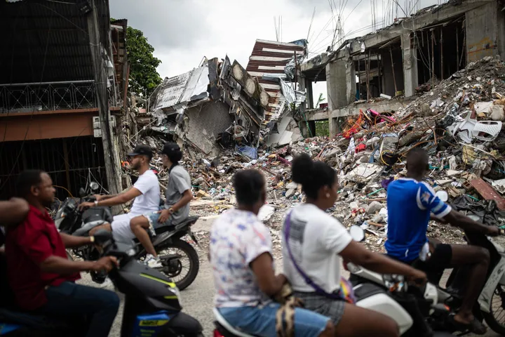 Una semana después del terremoto, Colombia enfrenta el duelo y empieza difícil etapa de recuperación