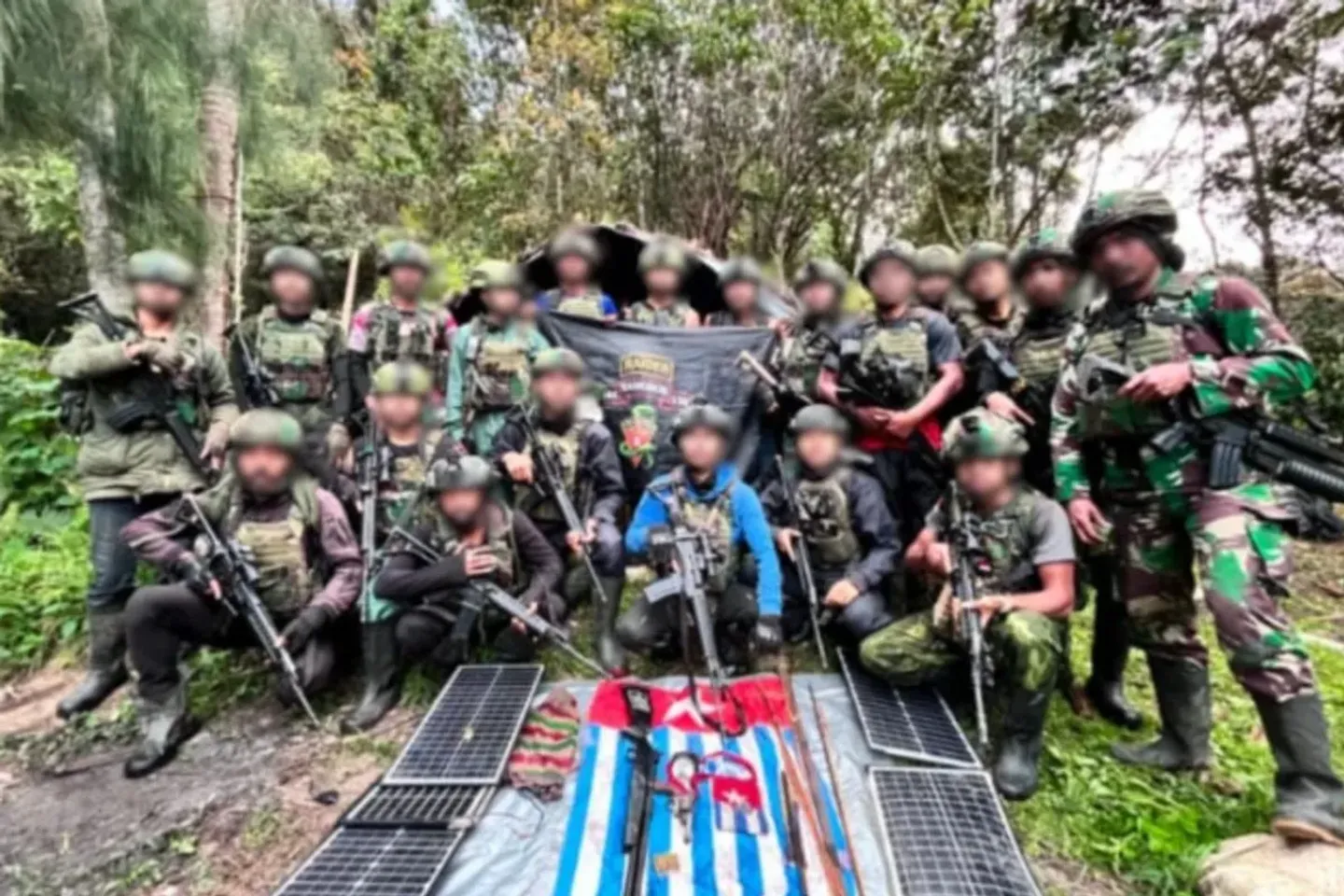 TNI sita senjata api milik OPM usai gerebek persembunyian di Intan Jaya