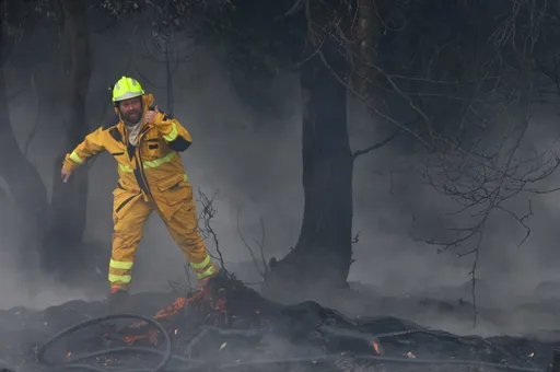 Bosbrand verwoest 2.700 hectare in Oost-België; honderden mensen geëvacueerd