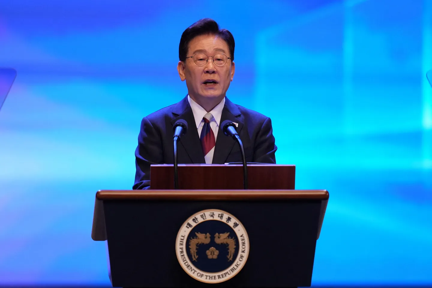 South Korean president pushes to reclaim wartime military command by 2030