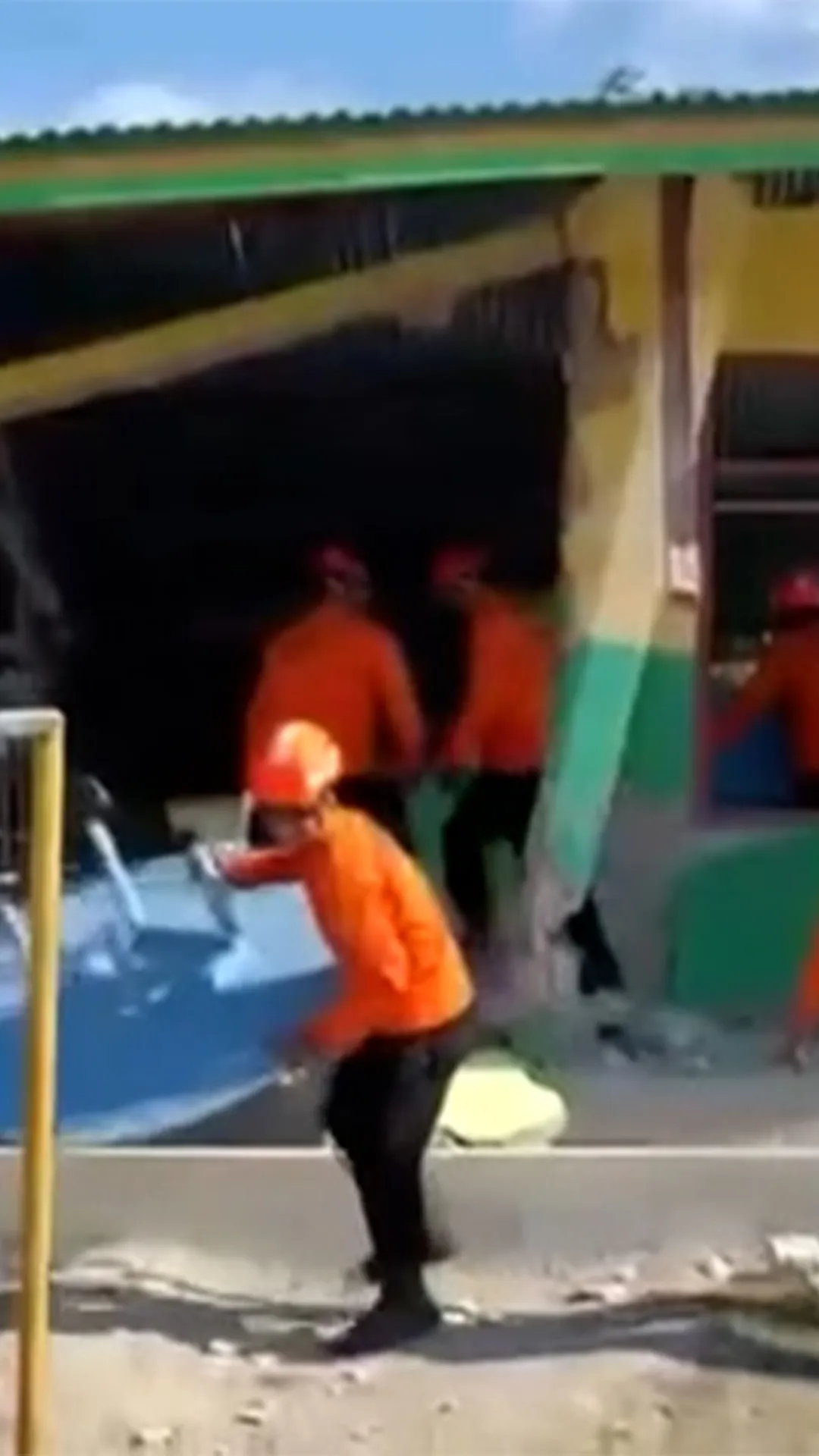 Dampak gempa M 7,7 di NTT, 157 rumah rusak berat, 253 sekolah hancur