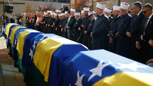 Posljednji ispraćaj: U Zenici klanjana kolektivna dženaza za petero bh. planinara stradalih na Elbrusu