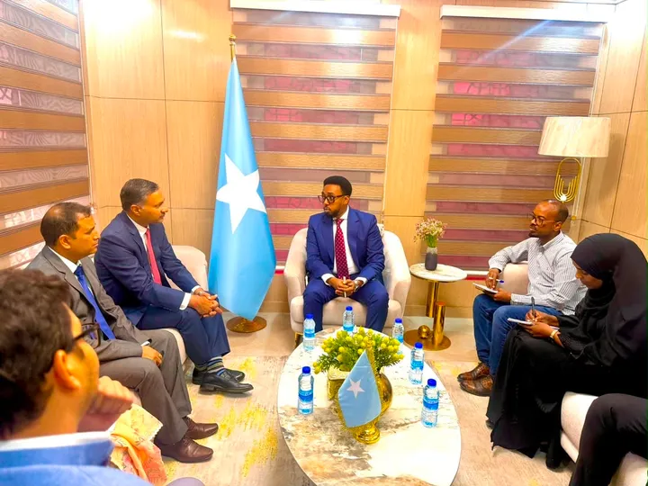 Soomaaliya iyo Hindiya oo Ka Wada Hadlay Xoojinta Iskaashiga Gaadiidka iyo Duulista Rayidka