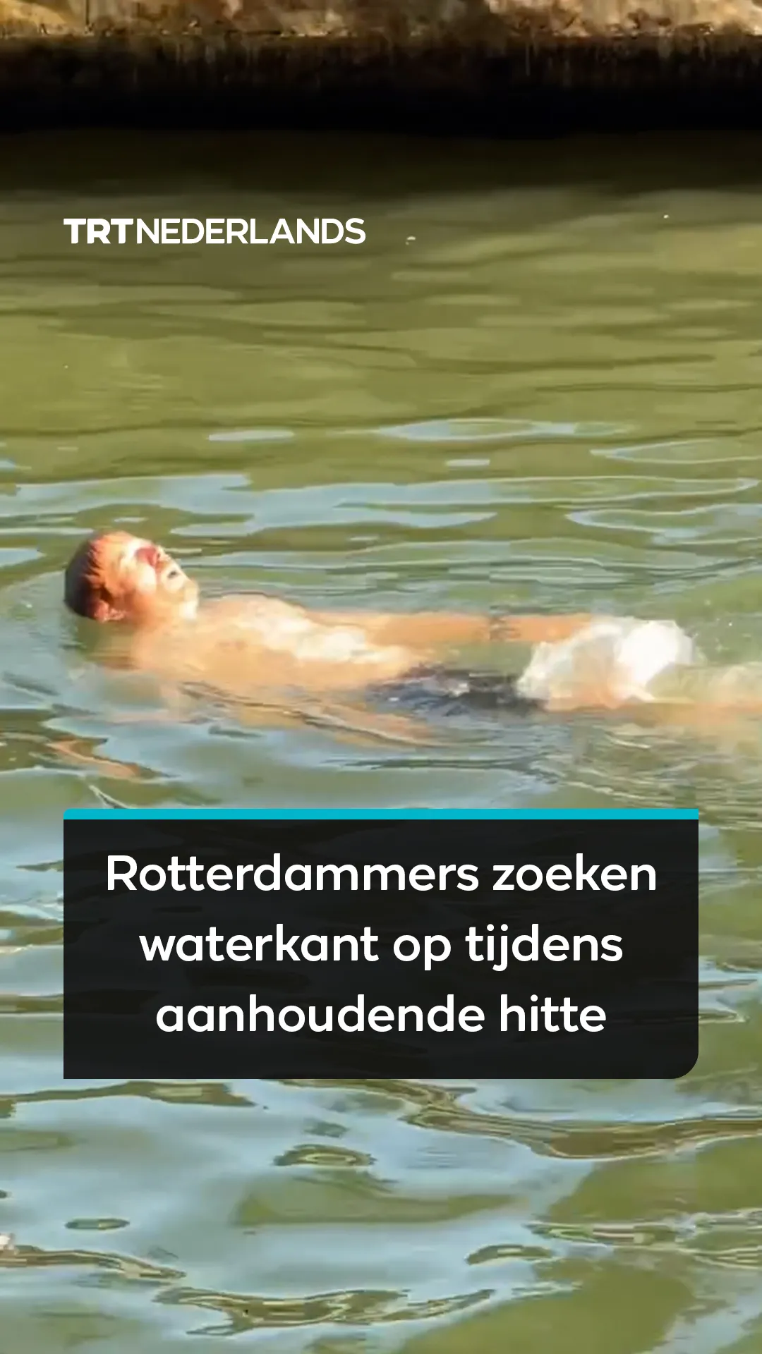 Inwoners van Rotterdam zoeken verkoeling in het water tijdens extreme hittegolf