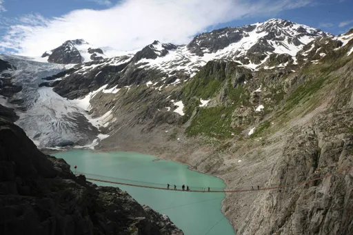 Remains of Belgian climbers missing since 1992 found in Swiss Alps