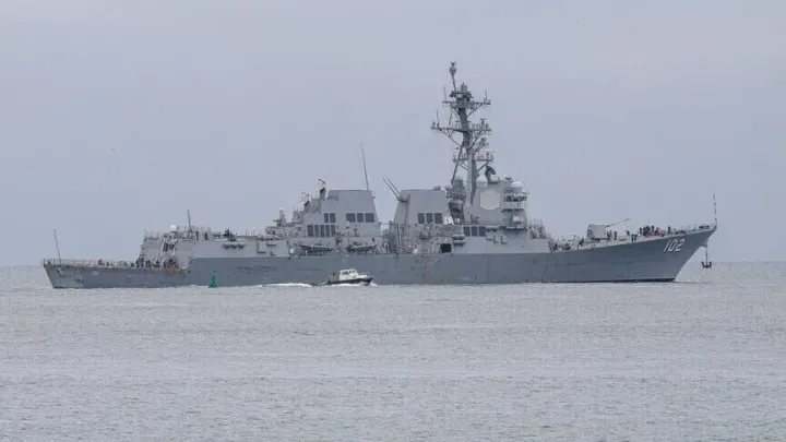 Экипаж эсминца США несколько дней провел без электричества