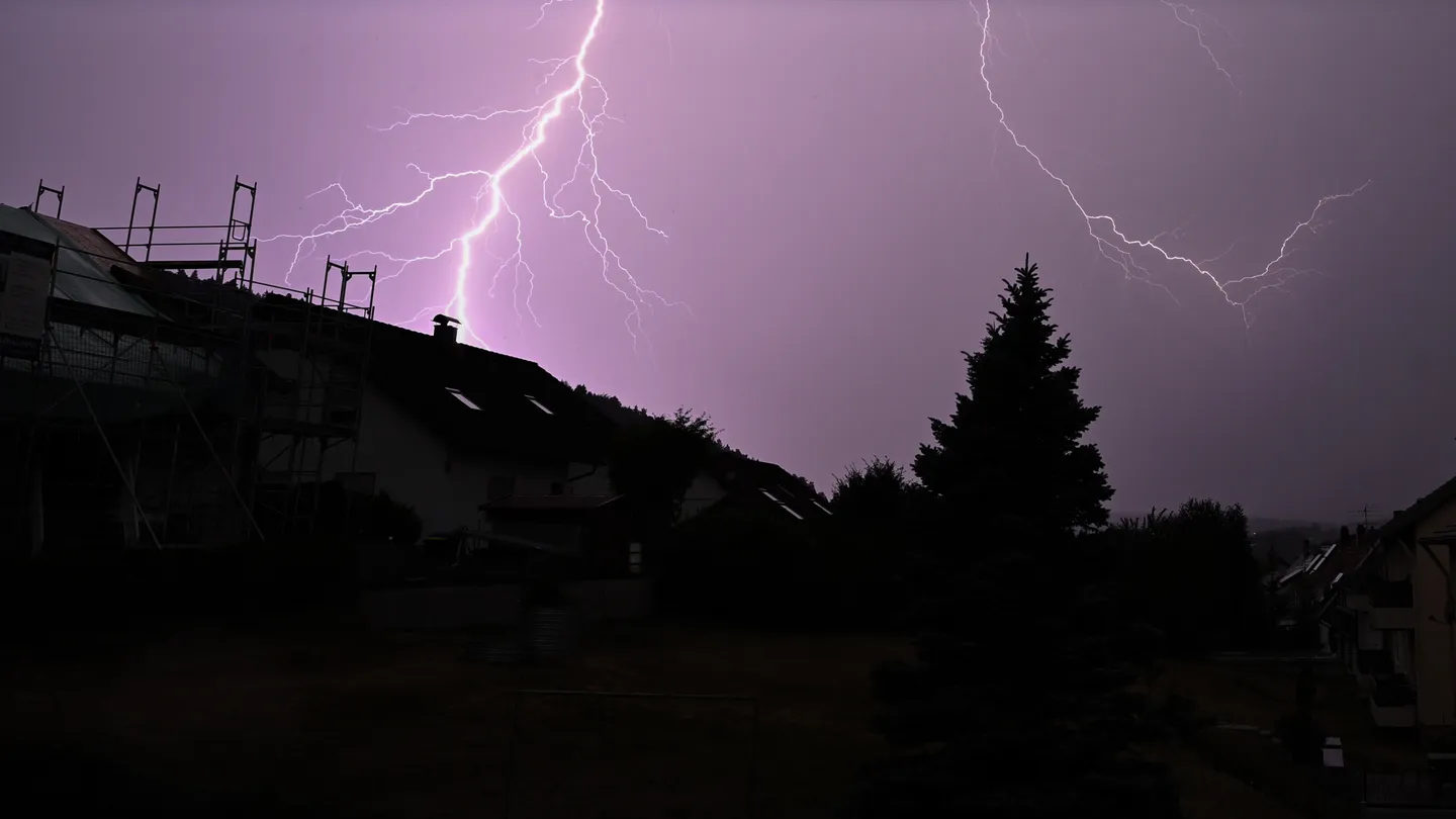 Gewitter toben über Deutschland – Tornado in Brandenburg