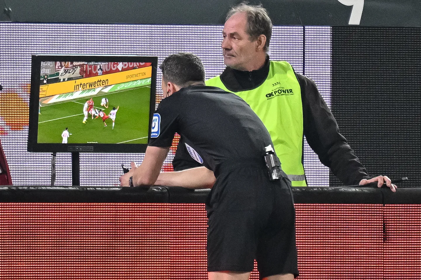 Gegen Videobeweis: Fanproteste im DFB-Pokal erwartet