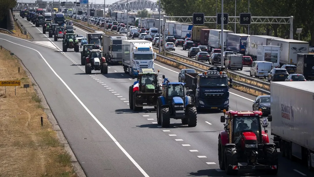 Openbaar Ministerie: tractoren op snelwegen gaan strafrechtelijk vervolgt worden