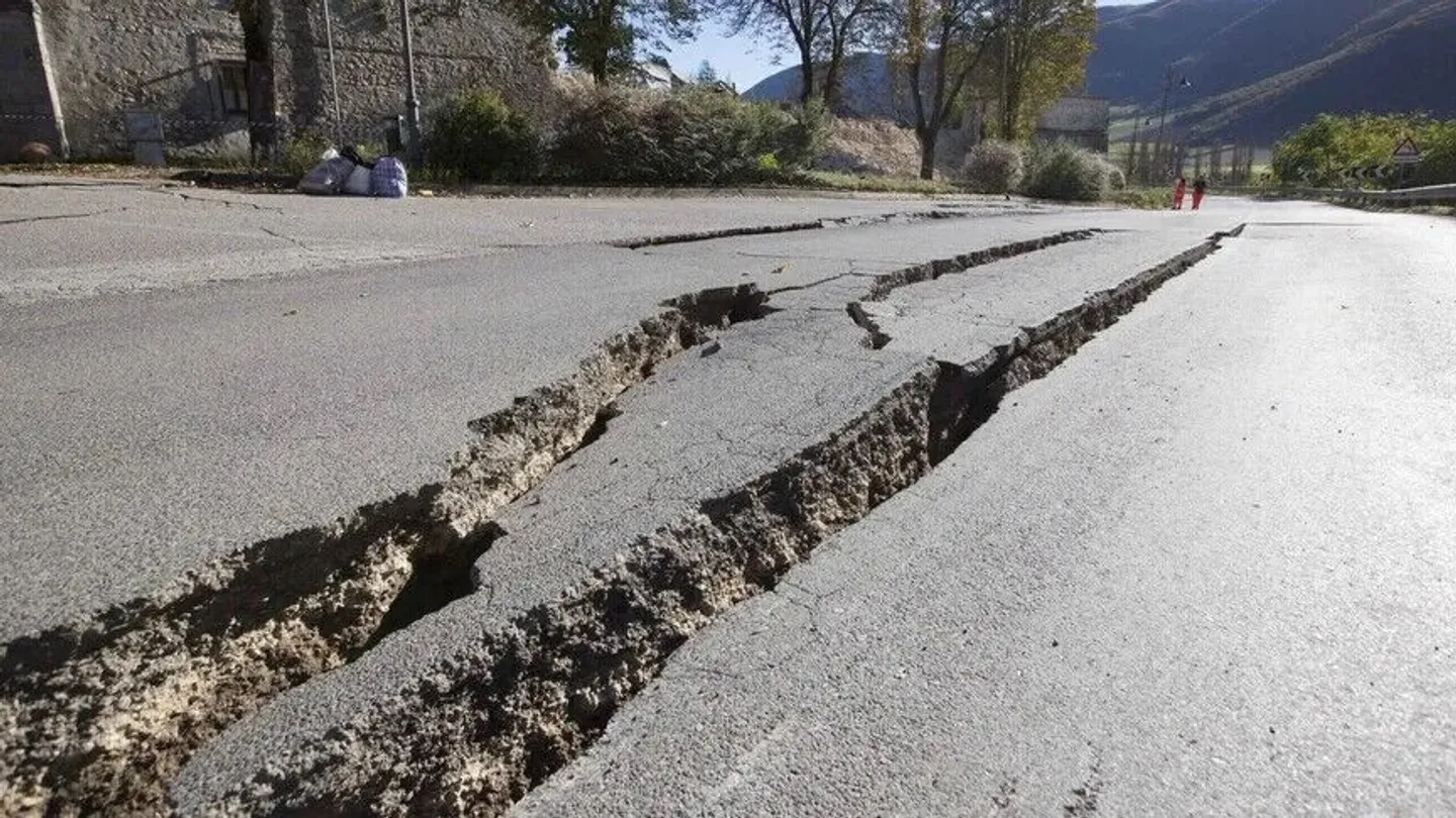 Strong 6.7-magnitude earthquake strikes southern Peru, triggers nationwide alert