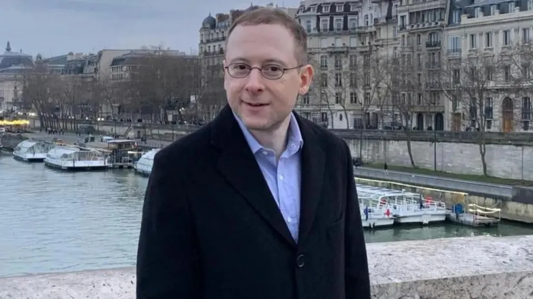 Universiteit schorst wetenschapper die overleden Cambridge-professor van plagiaat beschuldigde