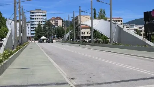 NATO-ja: Vendimi për rihapjen e urës në Mitrovicë duhet të bazohet në nevojat e komuniteteve