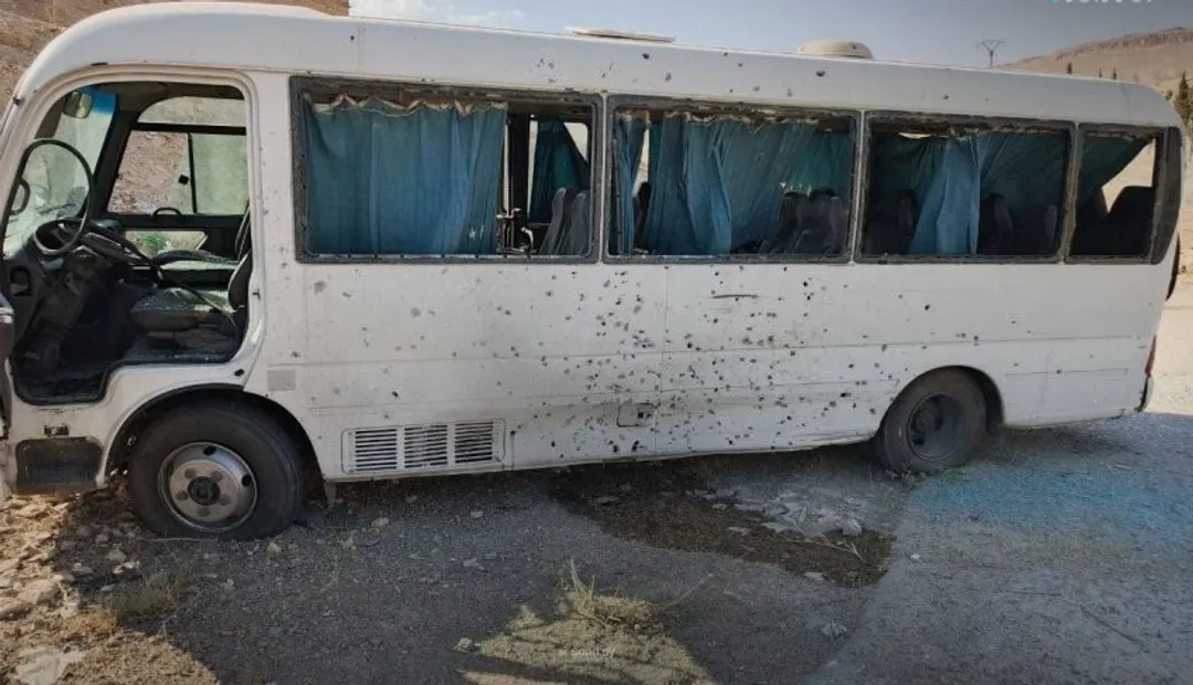 سوريا.. إصابة عناصر أمن في انفجار بريف دمشق ومقتل شخص بهجوم على حافلة في حلب